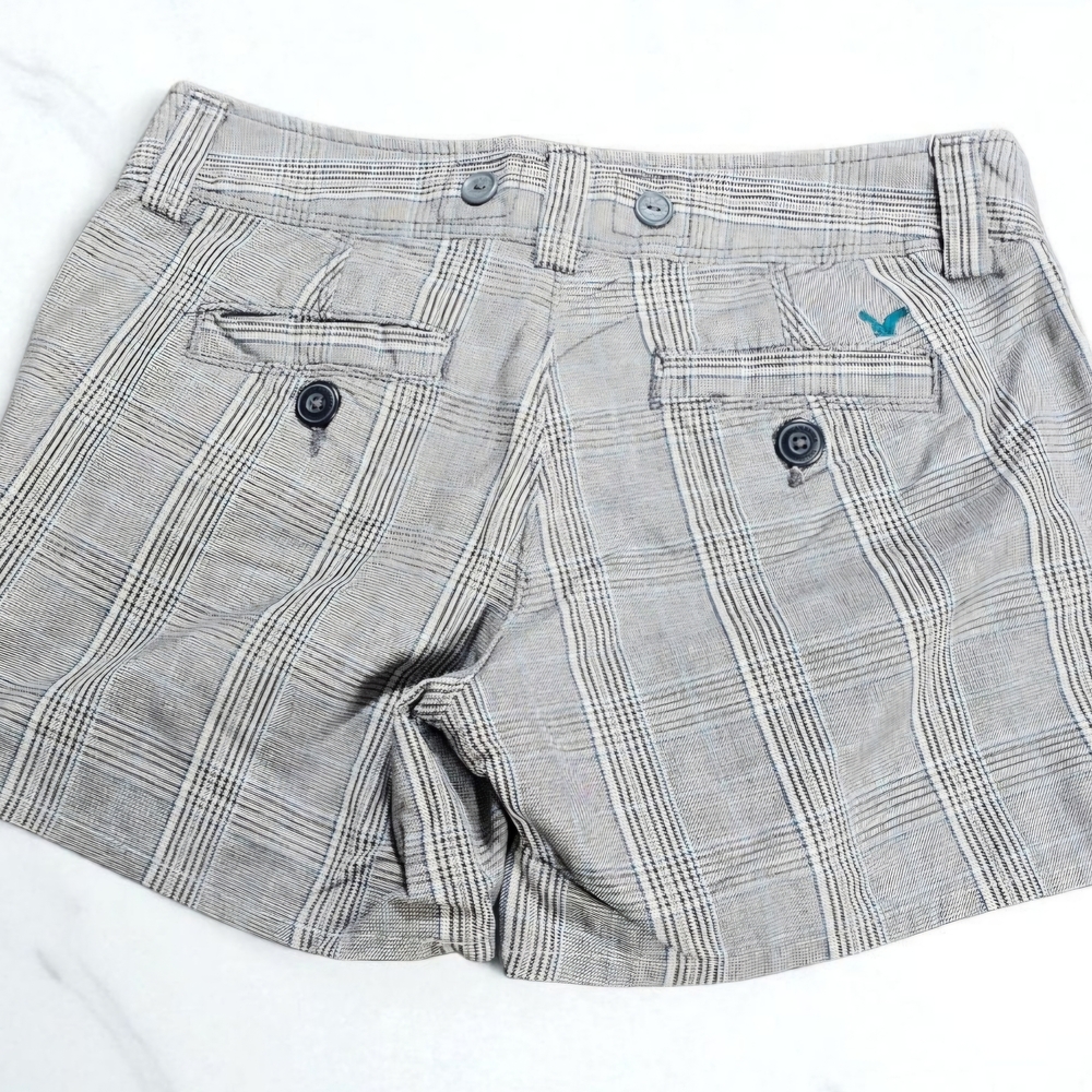 American Eagle Outfitters Light Gray Plaid Women's Shorts - Picture 2 of 5